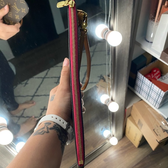 ❌SOLD❌Neverfull Pouch (MM) Monogram Pivoine - Picture 11 of 15